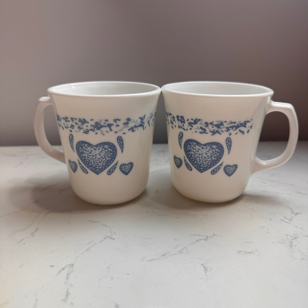 Vintage Corning USA Blue Hearts Milk Glass Mugs Set of 2 Microwave Safe White‎